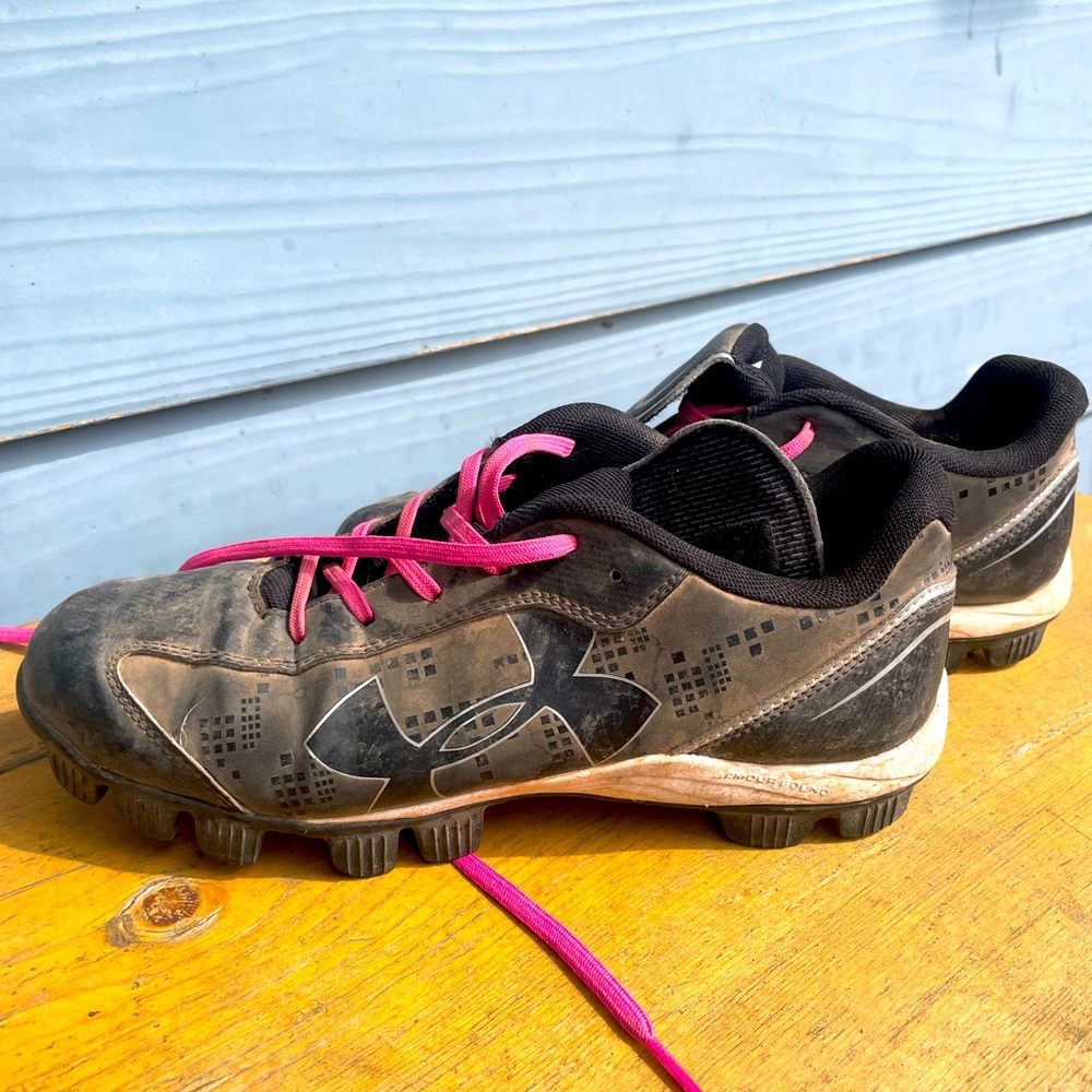 Women’s Underarmour Cleats
